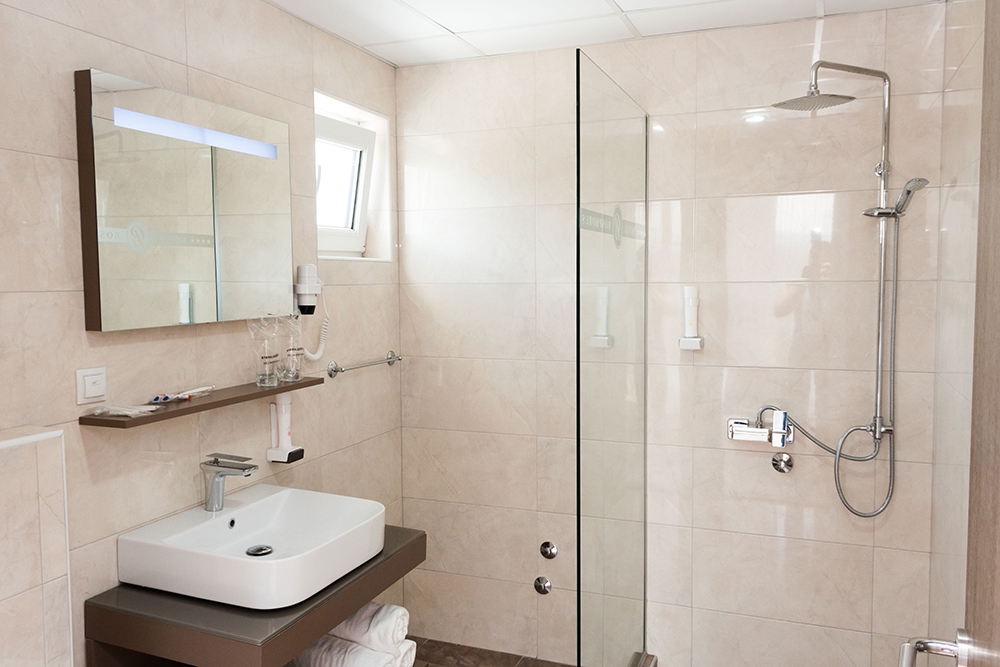 Suit Room For 4 and 5 Person